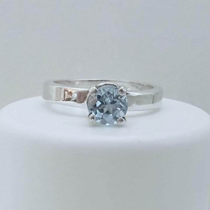 Aquamarine solitaire